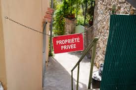Servitude en immobilier : définition, types et conséquences pour un acheteur ou un vendeur2